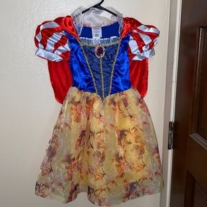 DISNEY STORE Snow White Halloween costume